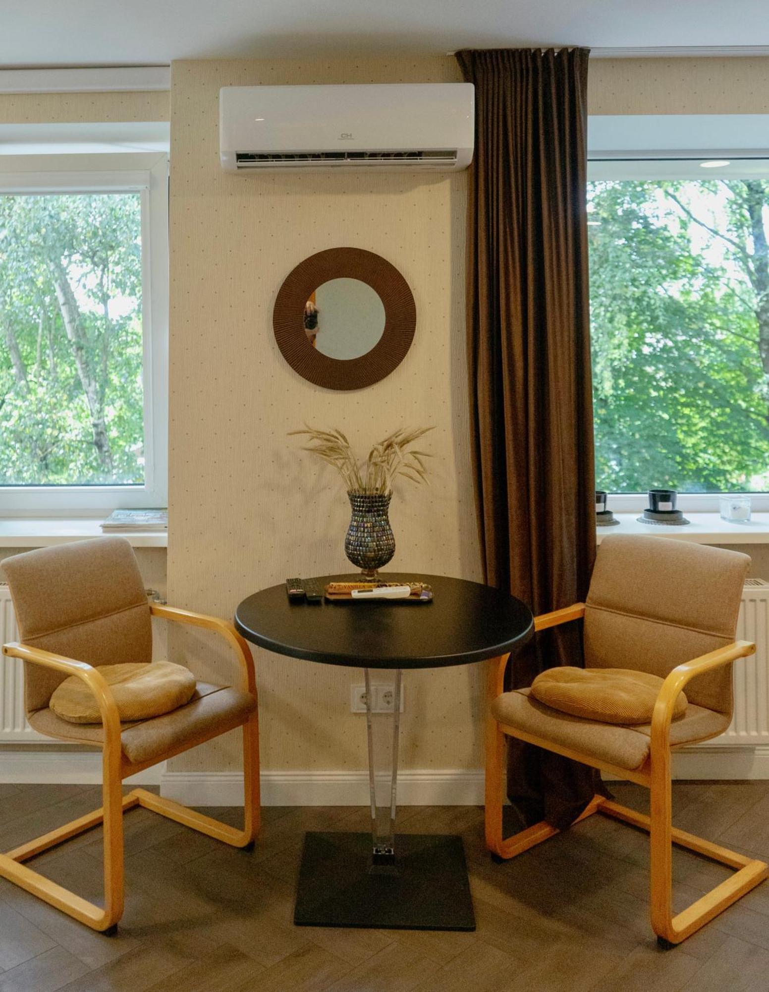 Petite City Centre Apartment Šiauliai Esterno foto